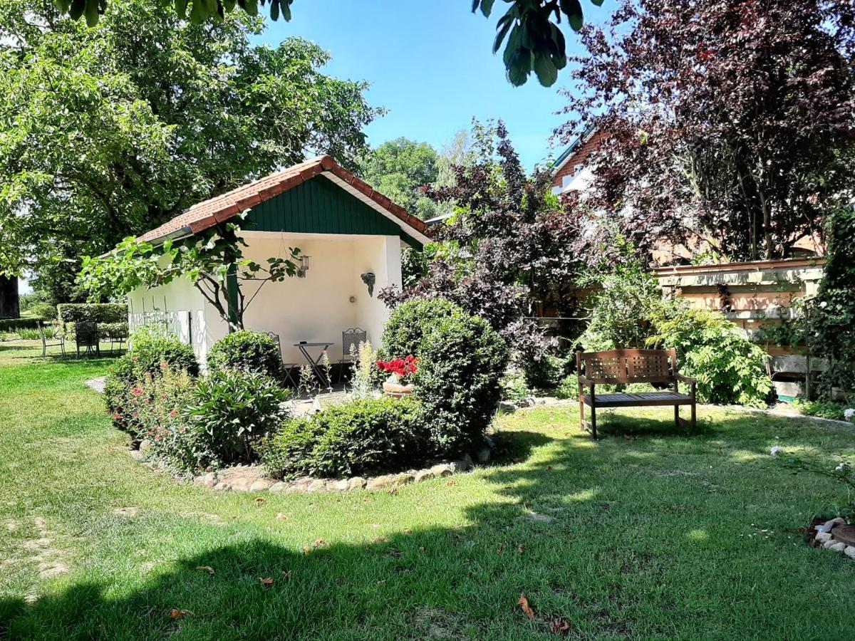 Gutshaus Neu Farpen Otel Neuburg  Dış mekan fotoğraf