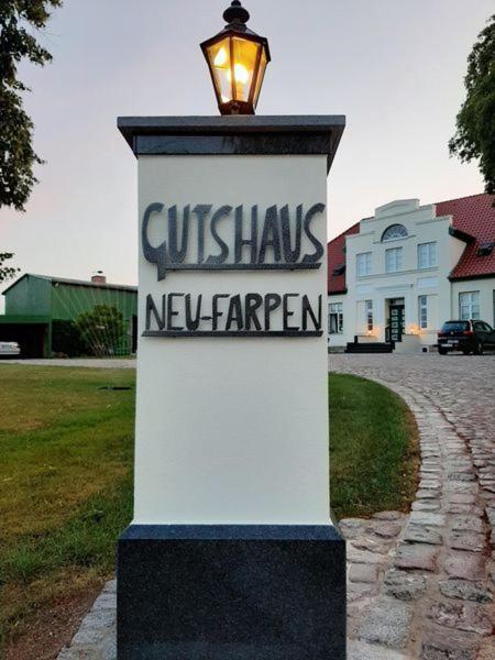 Gutshaus Neu Farpen Otel Neuburg  Dış mekan fotoğraf